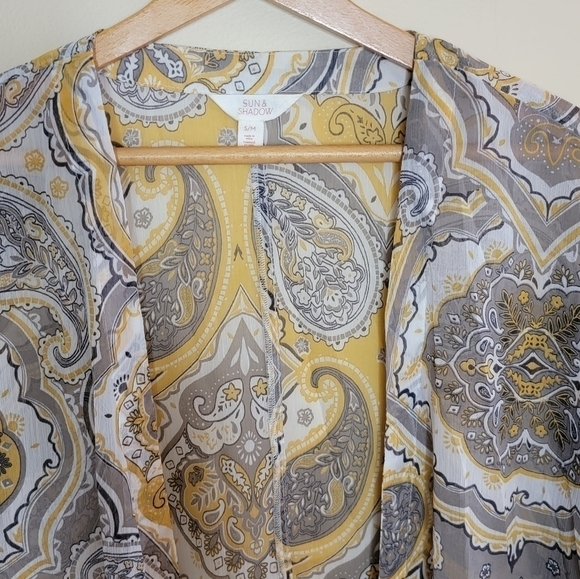 Sun & Shadow | Yellow Gray Paisley Sheer Kimono Size Small/Medium - Picture 3 of 7